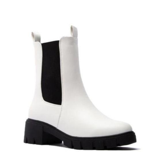 Shoes - White Pull On Lug Sole Boots